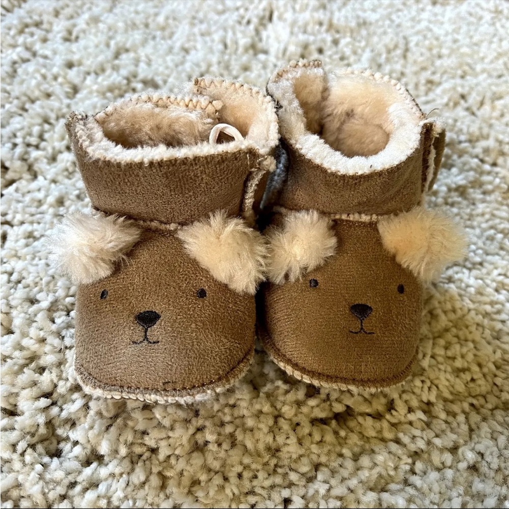 H&M Size 14/15 Winter Bear Booties Infant Baby Fleece Lined Suede, never worn